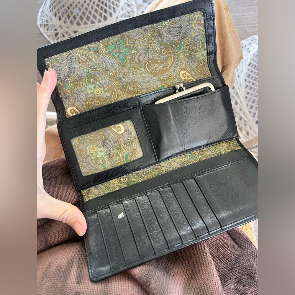 HOBO Vintage Black Leather Women's Wallet Magnetic Closure - Picture 9 of 9